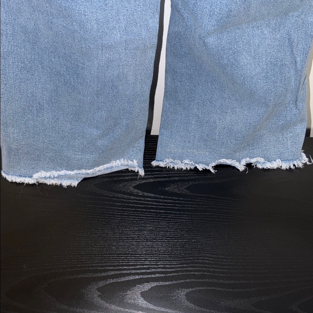BCBGeneration Light Blue Wide Leg Jeans. - Picture 5 of 6